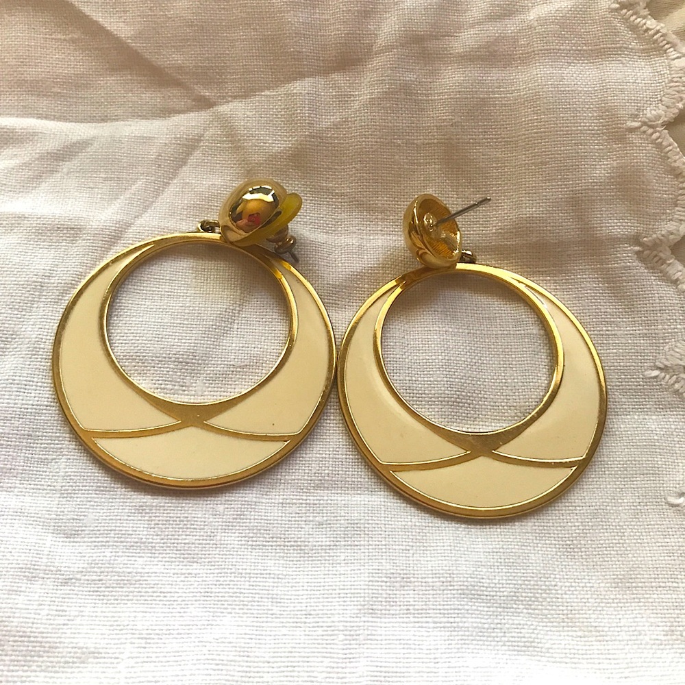 Vintage 70s enamel post back earrings